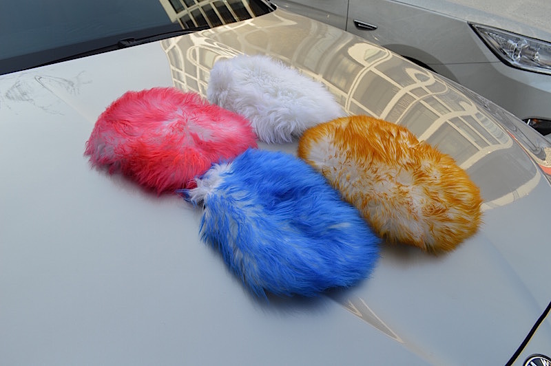 Household Dusting Mitt - alternate view
