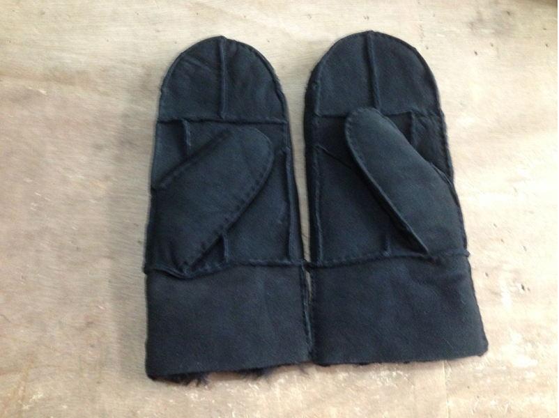 Shoe Shine Glove - alternate view 4